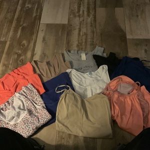 Womens tank top bundle of 10 size large.